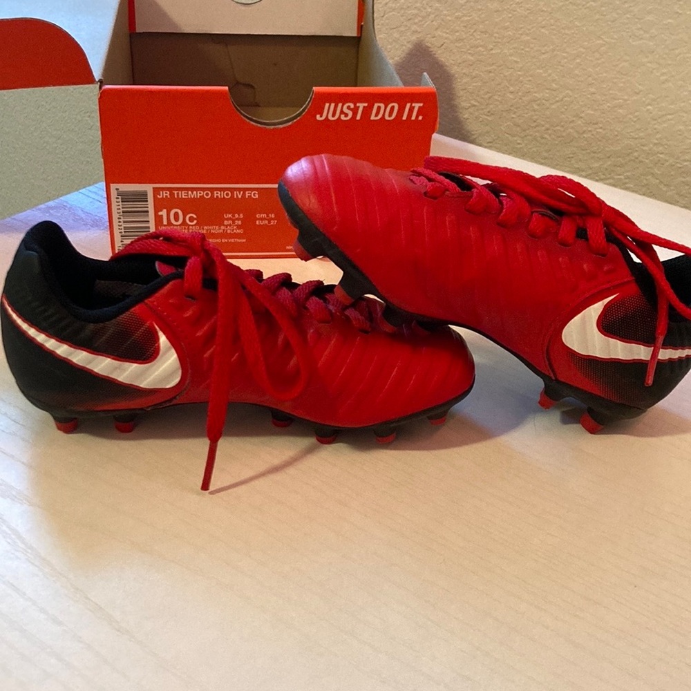 Nike kids cleats size:10c